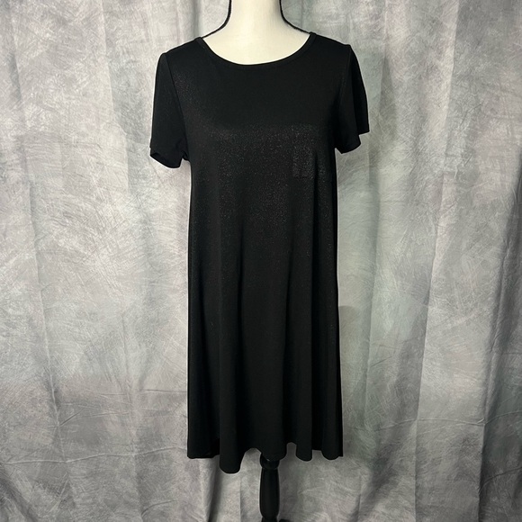 LuLaRoe Carly Elegant Black & Glitter Short Sleeve Swing Dress with High-Low Hem - Picture 1 of 11